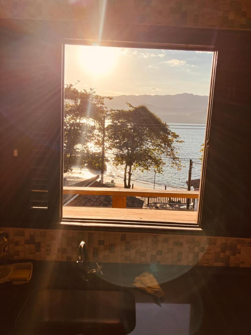 Yellow House Beira Mar Portinho Villa Ilhabela Exterior photo