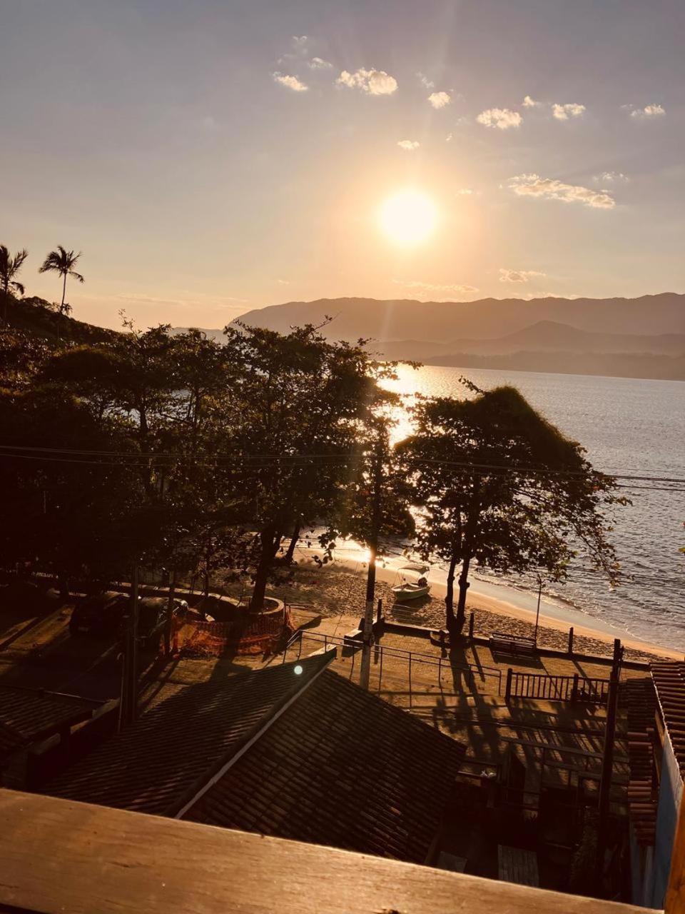 Yellow House Beira Mar Portinho Villa Ilhabela Exterior photo
